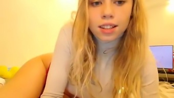 Super Hot 19yo Teen Rubs Her Pink Panties On Webcam