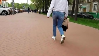 Russian Blondes Wrigle Ass In Blue Jeans
