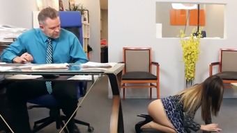 Kinky Bossy Stud Asked That Slutty Raven Haired Girlie To Suck Him Off Right In The Office