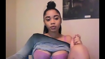 Ebony Fucks Her Creamy Squirting Pussy And Anal On Webcam