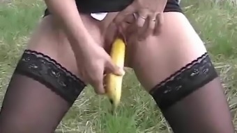 Amateur - Outdoor Banana Masturbation While Peeing