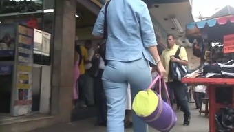 Big Butt Shaking Milfs In Tight Jeans