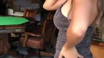 Morena Bailando, Se Mueve Rico