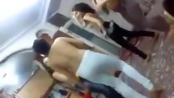 Bailando En Tetas