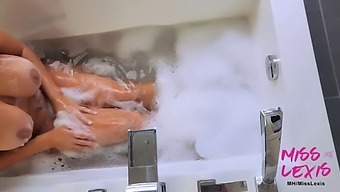 Bubble Bath Pussy Play