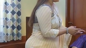 Oh God !!!! Huge Ass In Saree