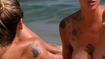 Superb Woman Topless Beach Voyeur