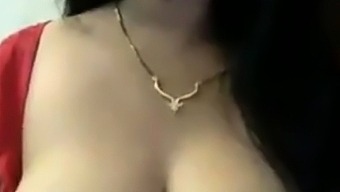 Huge Tits(Webcam Show)