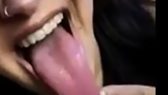 Long Tongue Beauty Shows Off Longest Tongue And Wide Throat