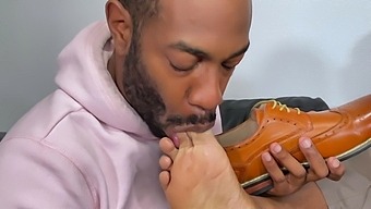 Horny Black Guy Talked A Friend Into Jerking His Cock With Feet
