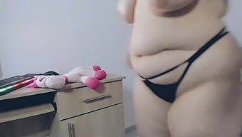 How Bbw Milf Twerking Her Huge Ass