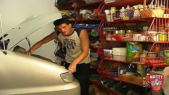 Pregnant Woman Fucking Coach Builder In Garage 