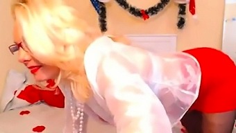 Mature Blond Sexy Stockings Teases Lipstick Webcam