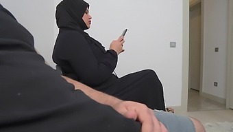 No, I&#039;M Not Scared If Someone Sees Me Flash Dick.Jerking Off In Front Of Hijab Woman