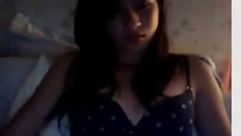 Cute Asian Girl Masturbate On Webcam