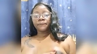 Naejae Nipple Play And Cum Before A Quick Wash Up