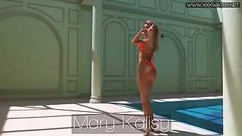 Very Hot Russian Pornstar Poolside Mary Kalisi