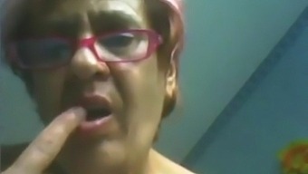 Grandma, 60+ Years Old, Shows Herself On Webcam! Lover!