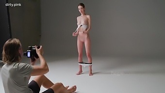 Ana Moloko Nude Model
