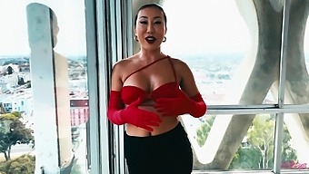 Asian Beauty Dazzles With Premium Nudity And Softcore Solo