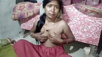 Stunning Aunt With Big Nipples Gets Her Pussy Filled And Eaten