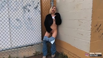 Foot Fetish And Masturbation In Hot Cam Show