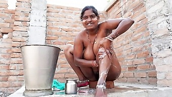 Ragini'S Sensual Bath And Pussy Play In Hindi Audio