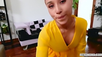 Hd Video Of A Hot Arab Milf Taking A Big Cock In Her Mouth