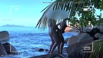 Public Nudity: Naked Couple Gets Caught In The Act