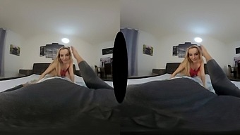 Blowjob And Cumshot In Vr Porn With A Blonde Czech