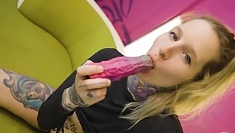 Lisa'S Tattooed Pussy Gets A Solo Toy Play